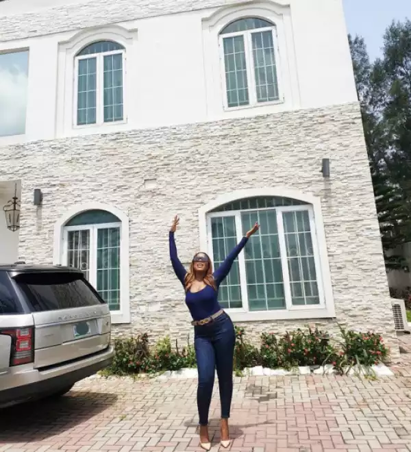 Linda Ikeji Shows Off Her Mansion And Range Rover In New Adorable Photos